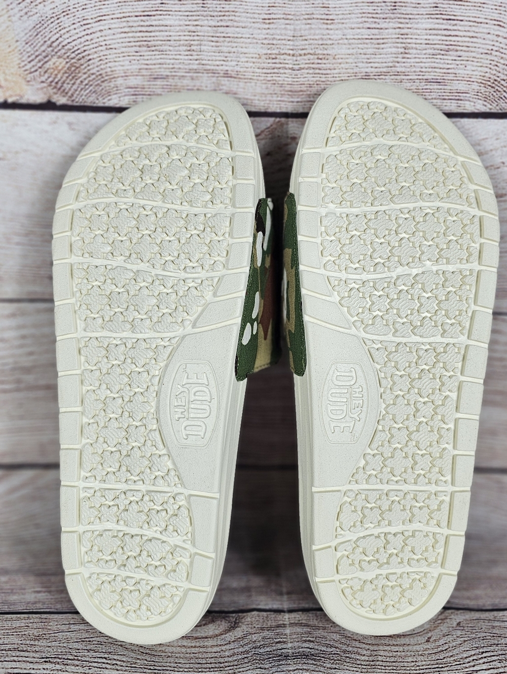 NEW Hey Dude Men's Phoenix Camo Slide Sandals Size 11 (40128-90H) - Picture 6 of 6